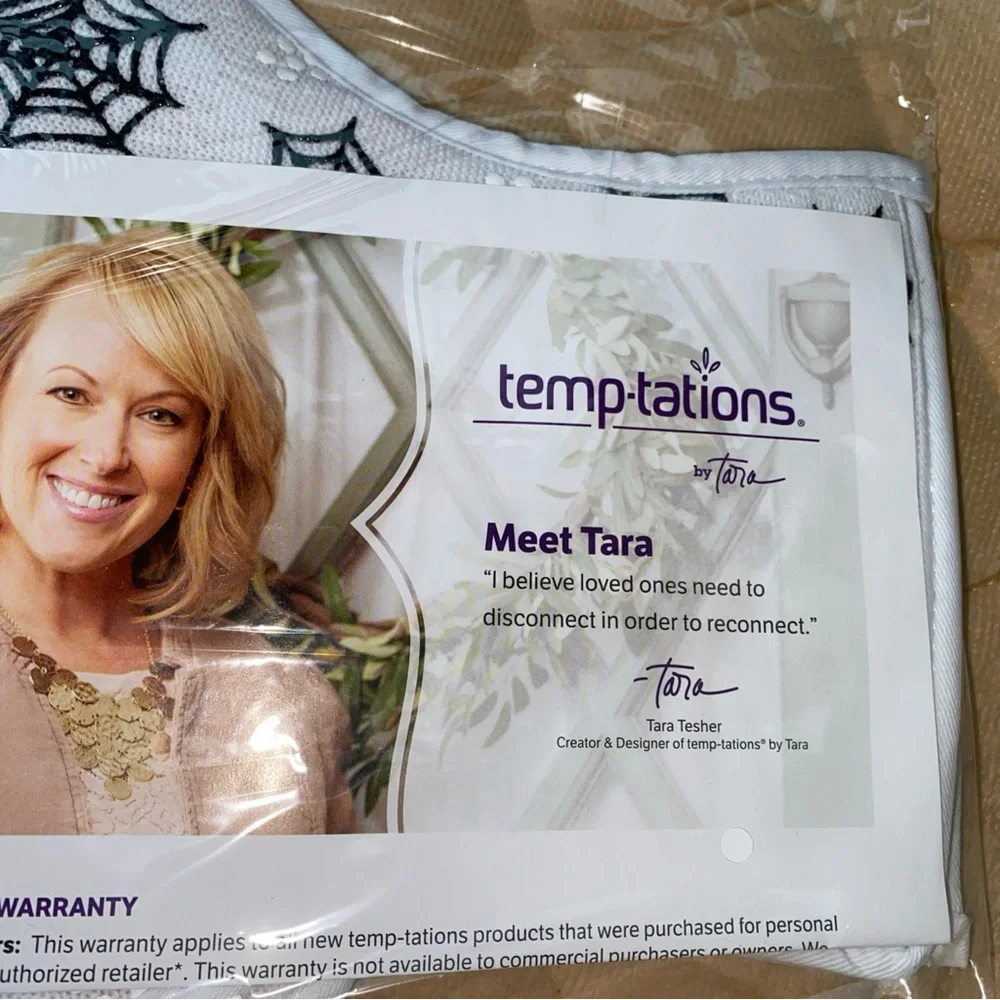 Temptations Boofetti Ghost Shape Halloween Oven Mitts‎ Set New